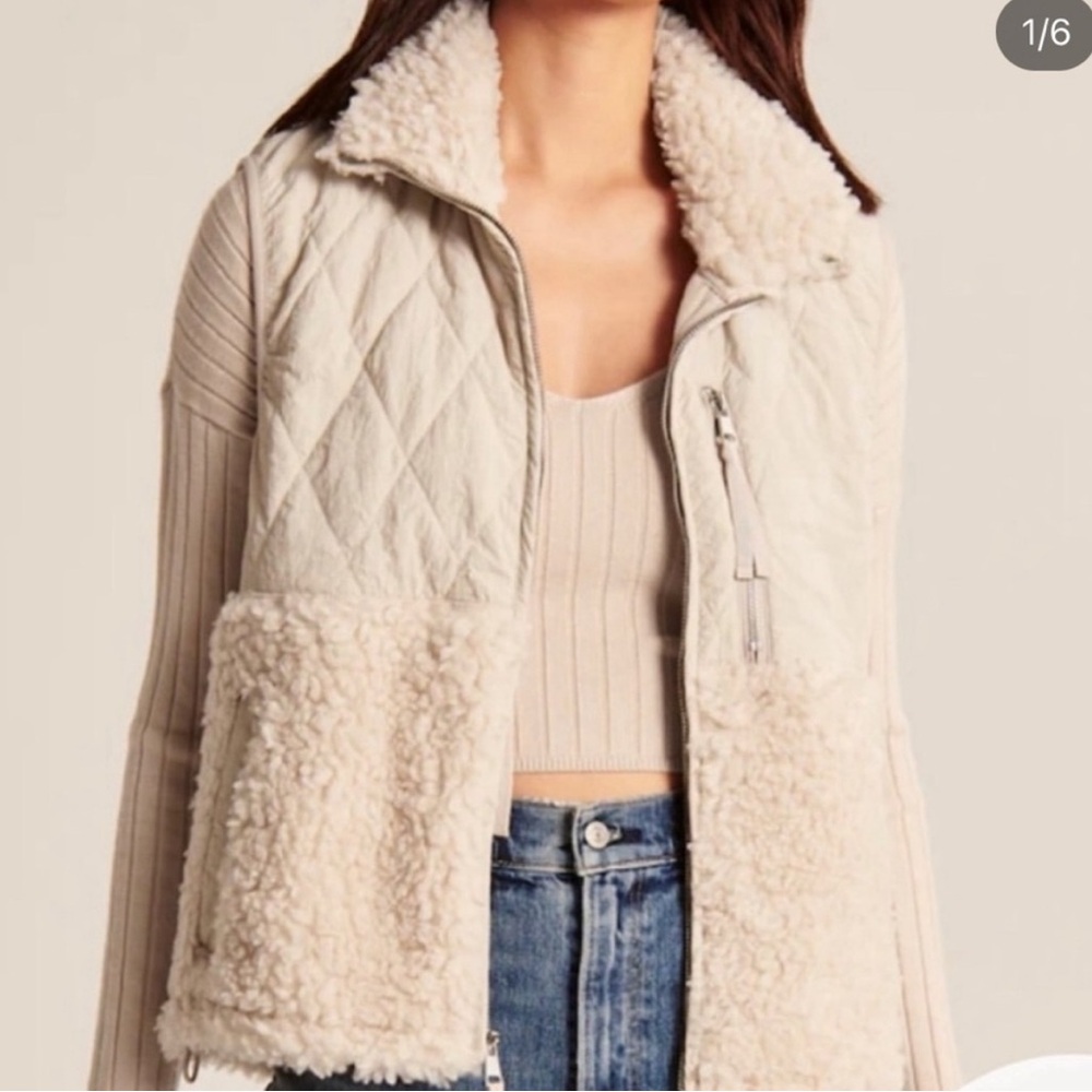 Abercrombie & Fitch Cream Sherpa Vest XS